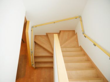 階段に使う掃除機でおすすめはコードレス選び方について